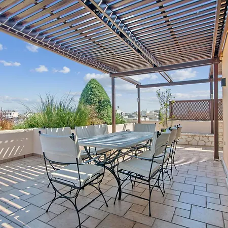 Penthouse Sauna & Jacuzzi In Glyfada Apartmán